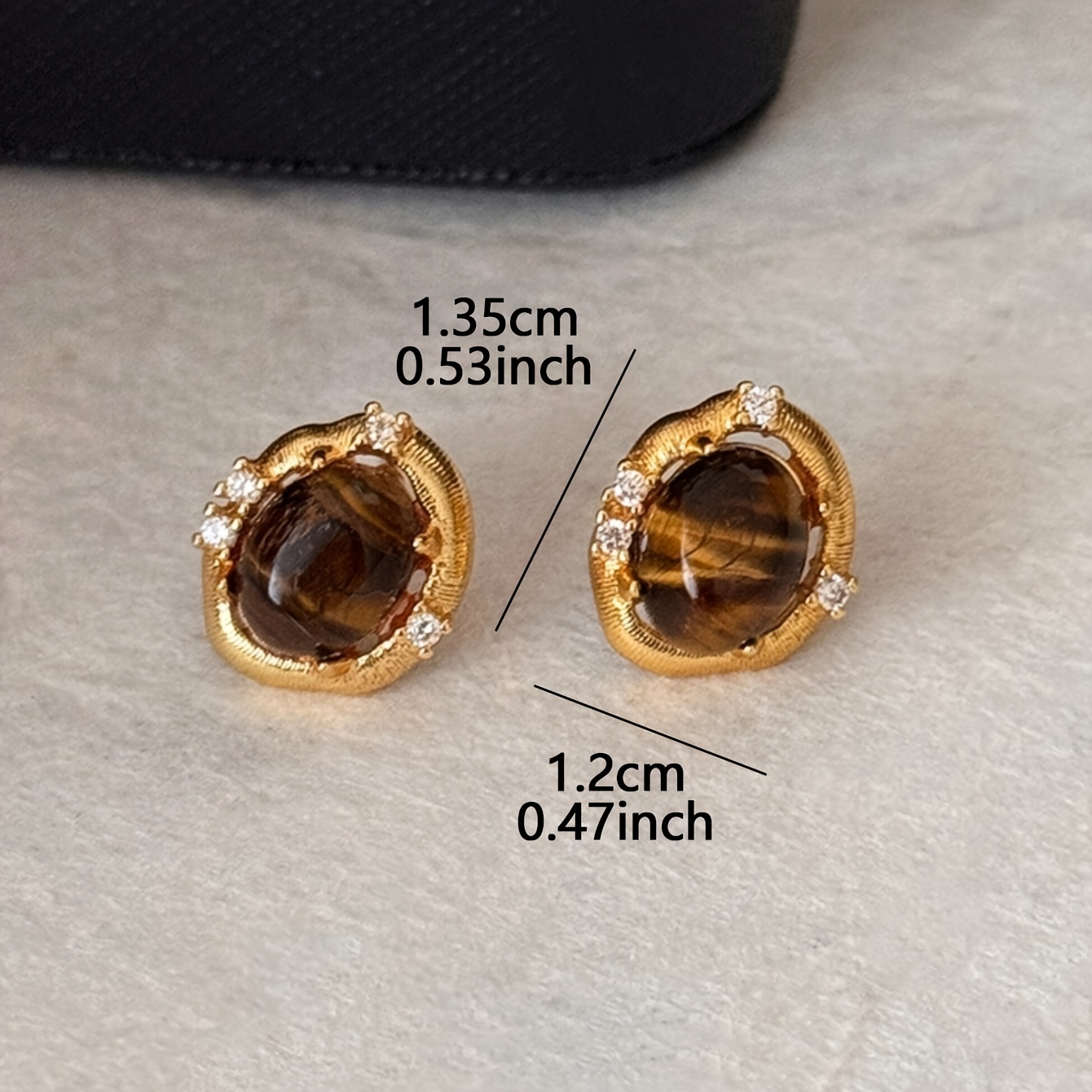 Elegant Tiger's Eye Stone Inlaid Geometric Stud Earrings